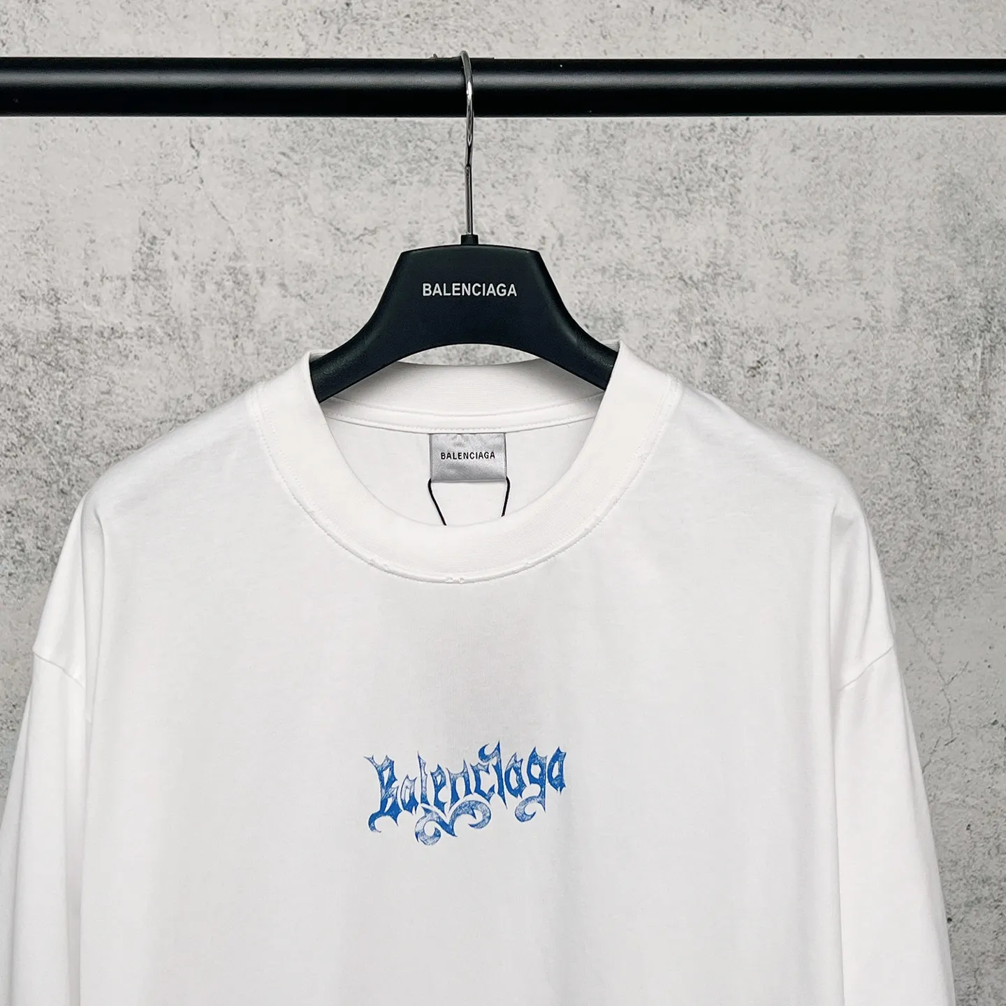 【 . Quality】BALENCI*GA/ .SS 26 New Arrival 。 Balenclag* T 。 . Authentic ， 。 ZP 。 260 ， . ， ， 。 。 ， 。 OS . Same Style ：BL 263778 ：Black，White Size：XS S M L